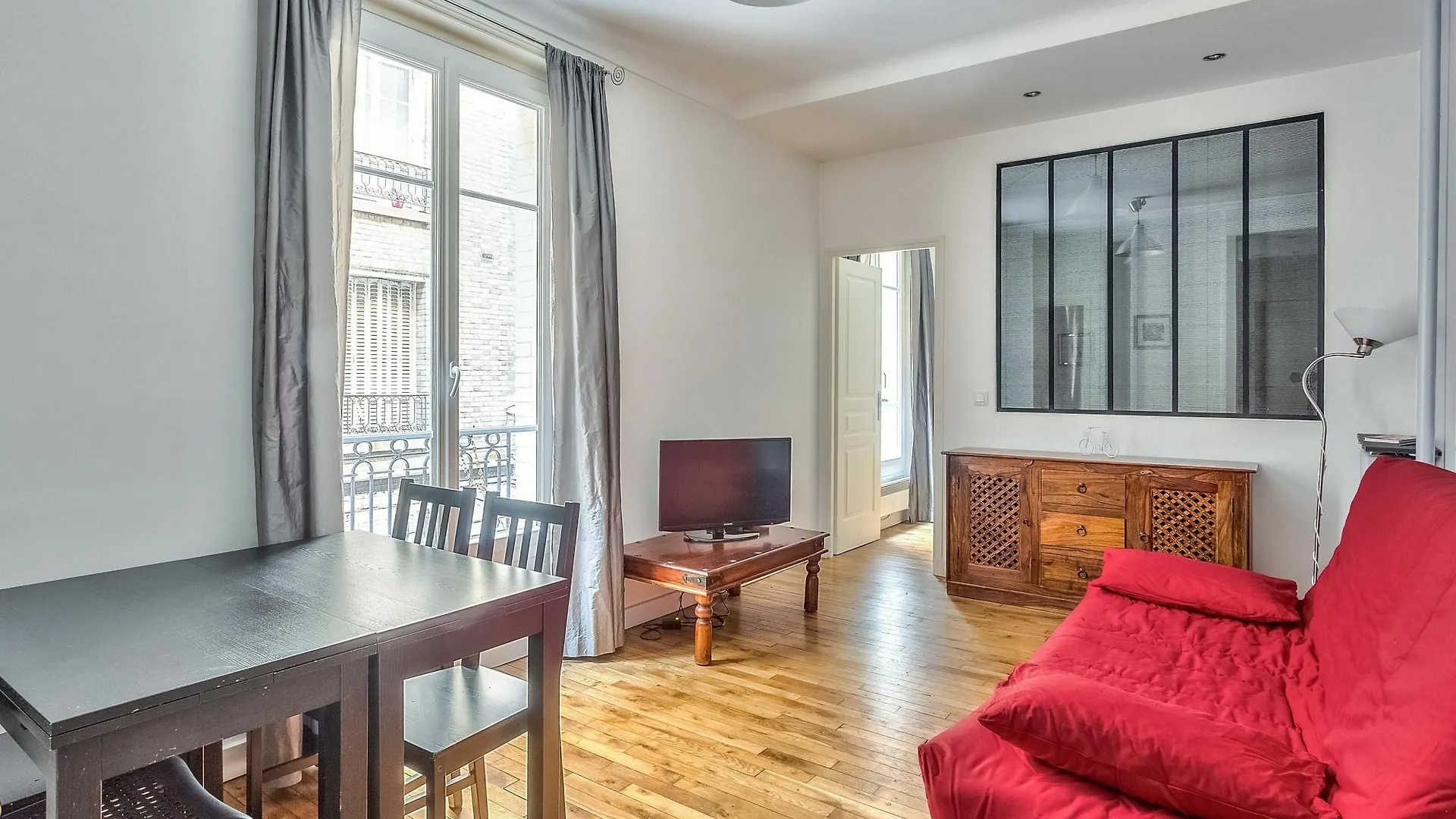 Nation - Goujon Apartment